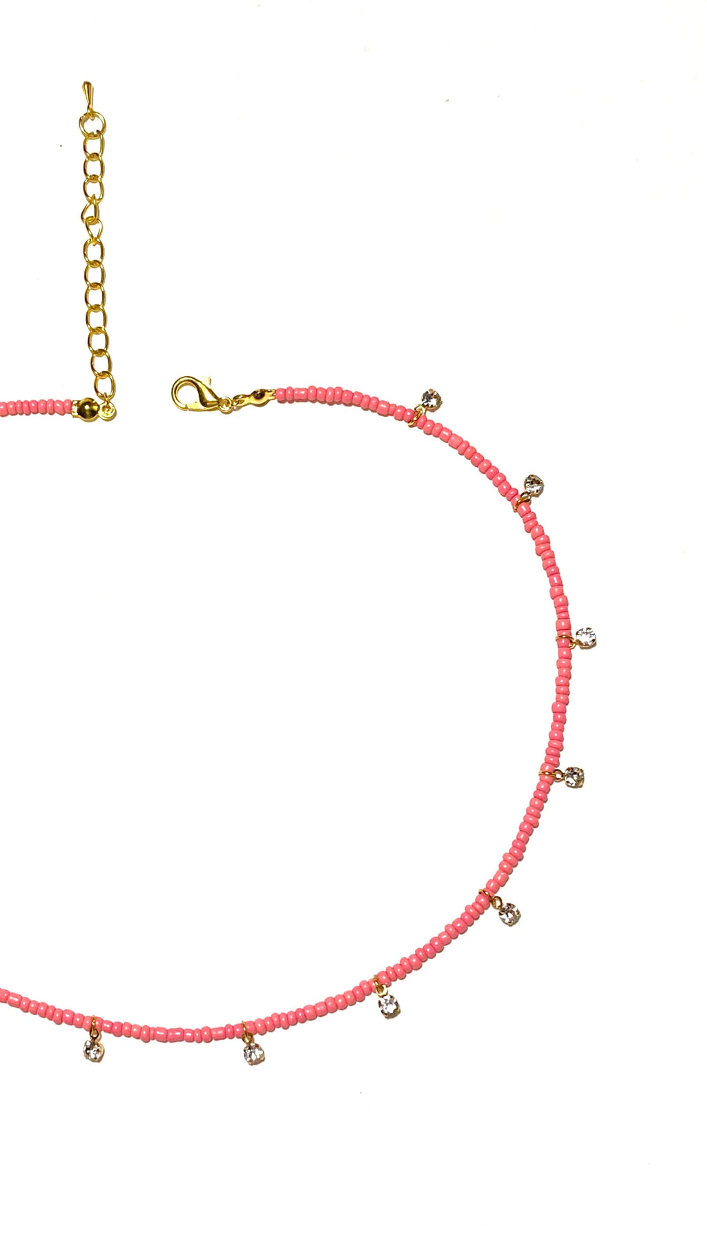 نارينا، سلسال وردي ناعم زُيّن بقطع حُلي براقة