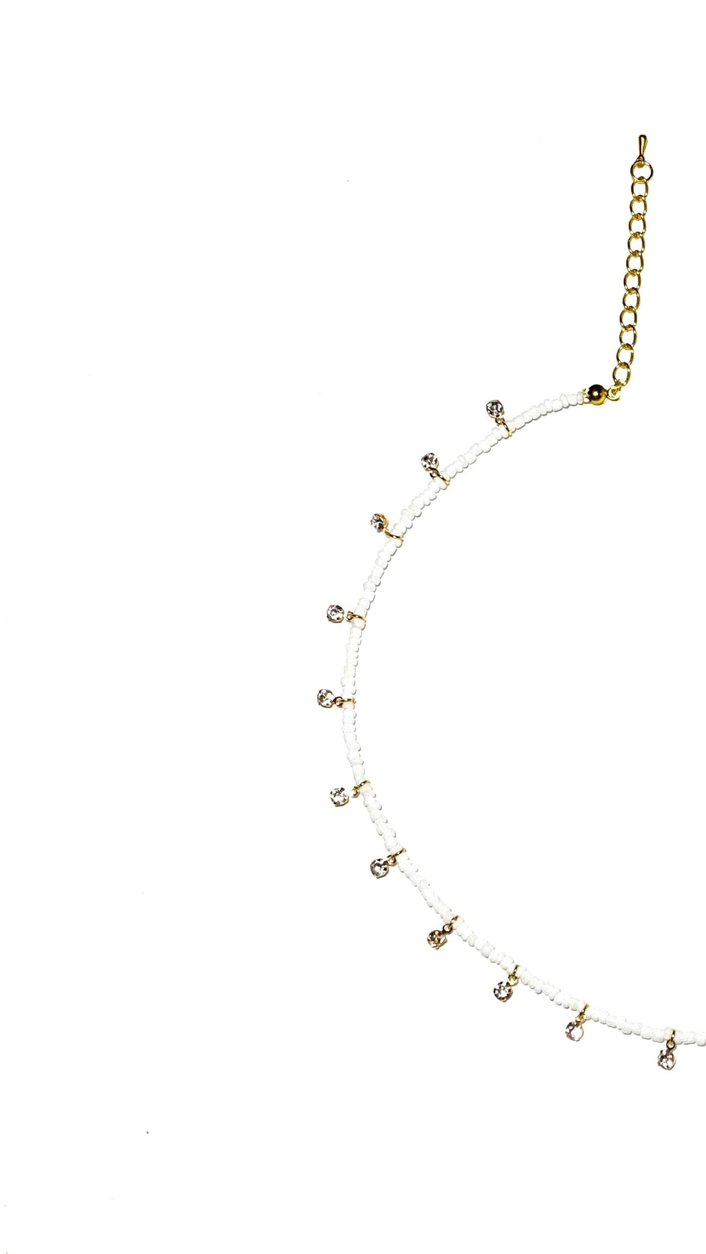 ألبينا، سلسال ناعم أبيض، بساطة راقية تُميزك