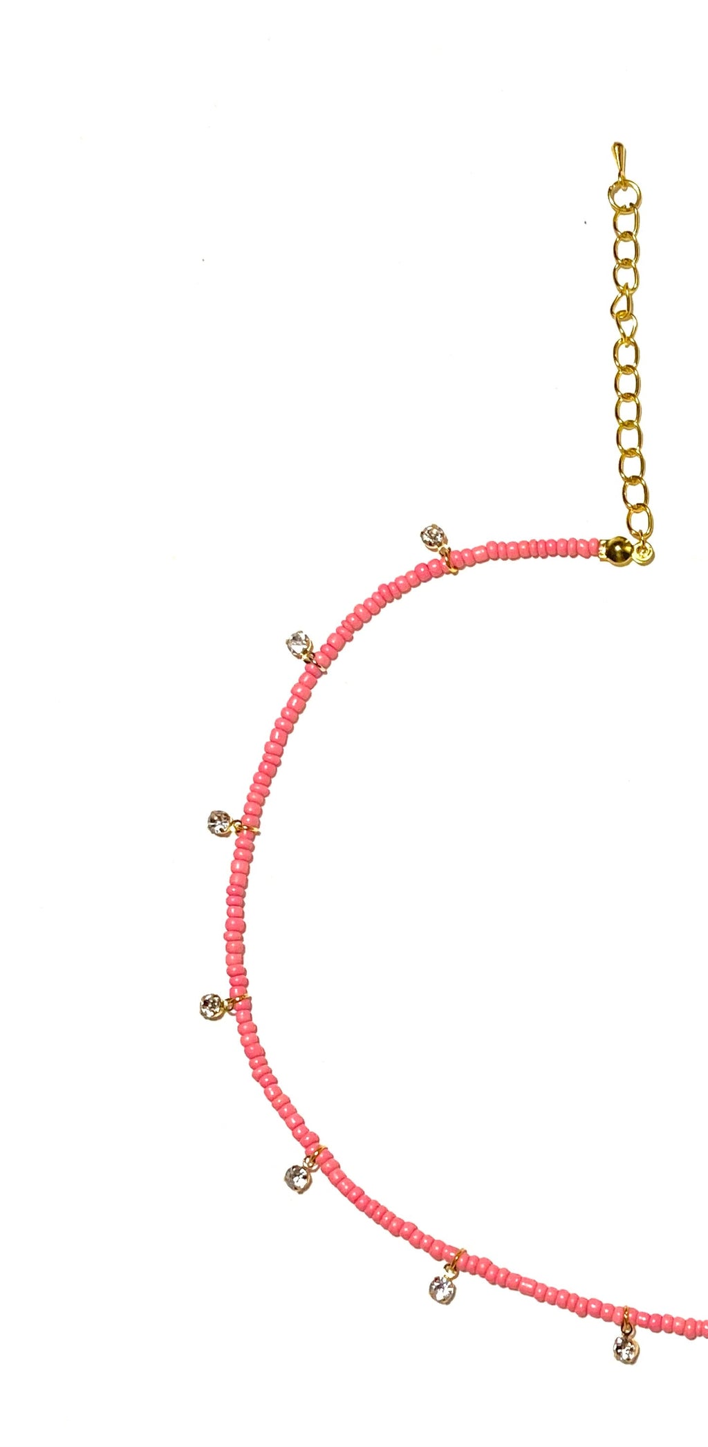 نارينا، سلسال وردي ناعم زُيّن بقطع حُلي براقة