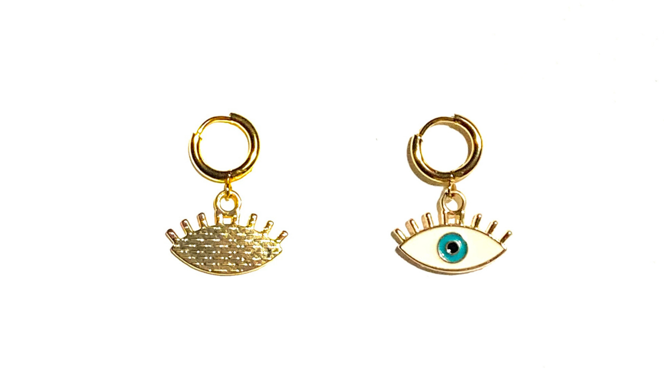 أقراط يومية بيضاء بتصميم عين، أناقة ناعمة تكمّل كل إطلالة