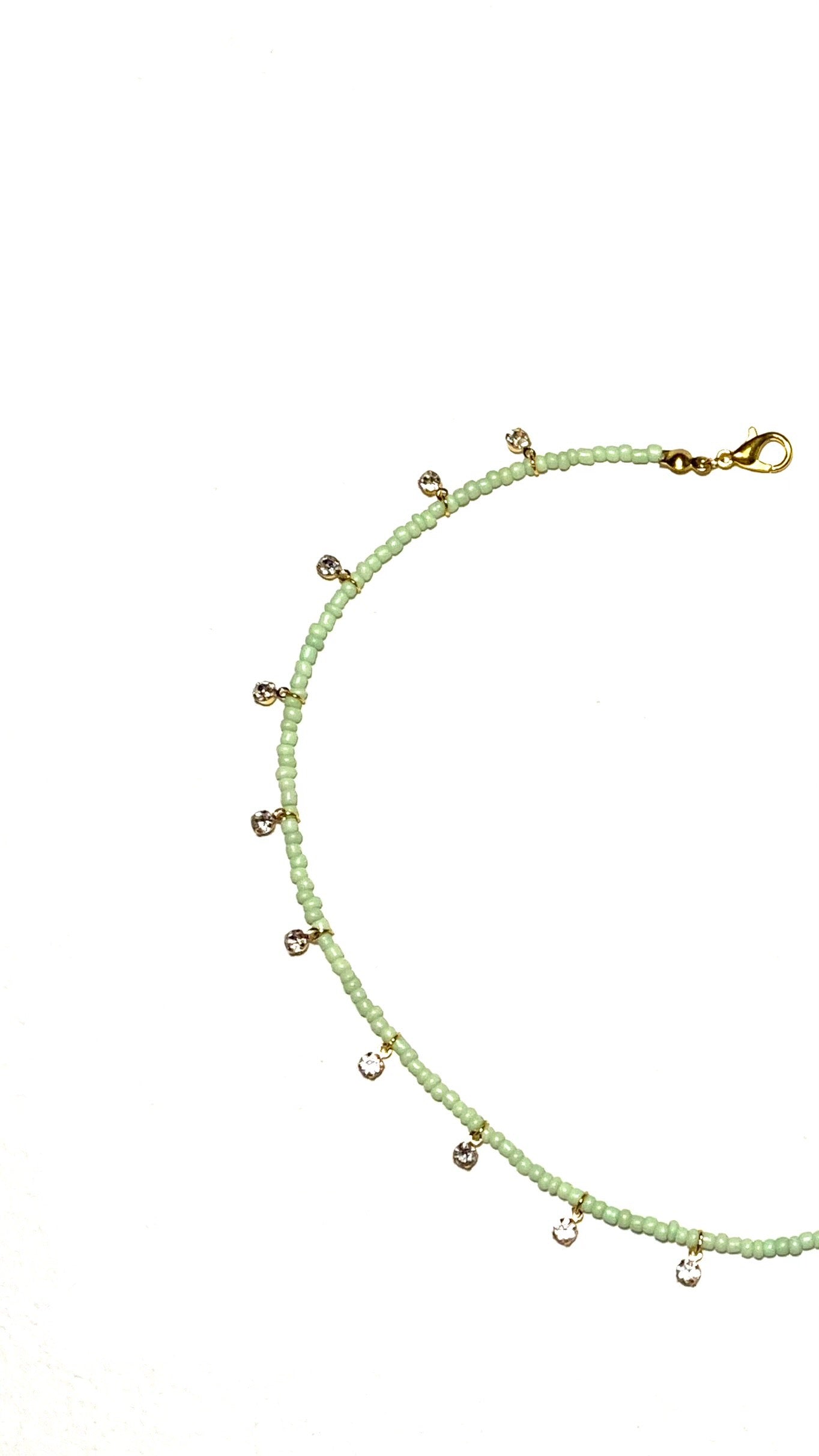 بلوم، سلسال ناعم بالون الأخضر الرقيق، لحضور أنثوي هادئ