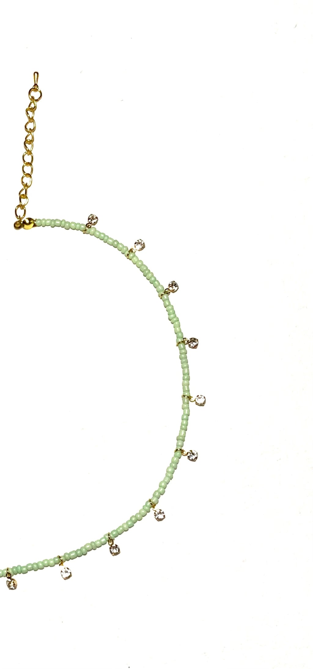 بلوم، سلسال ناعم بالون الأخضر الرقيق، لحضور أنثوي هادئ