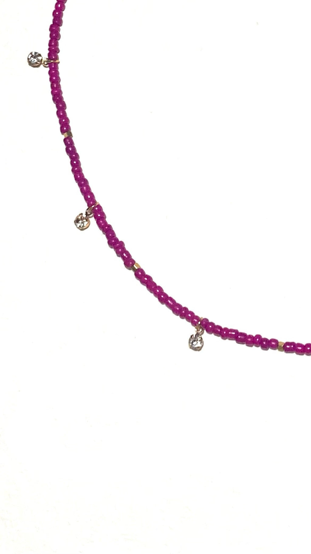 فوشيا، سلسال يومي فوشي، بتصميم أنثوي جذاب