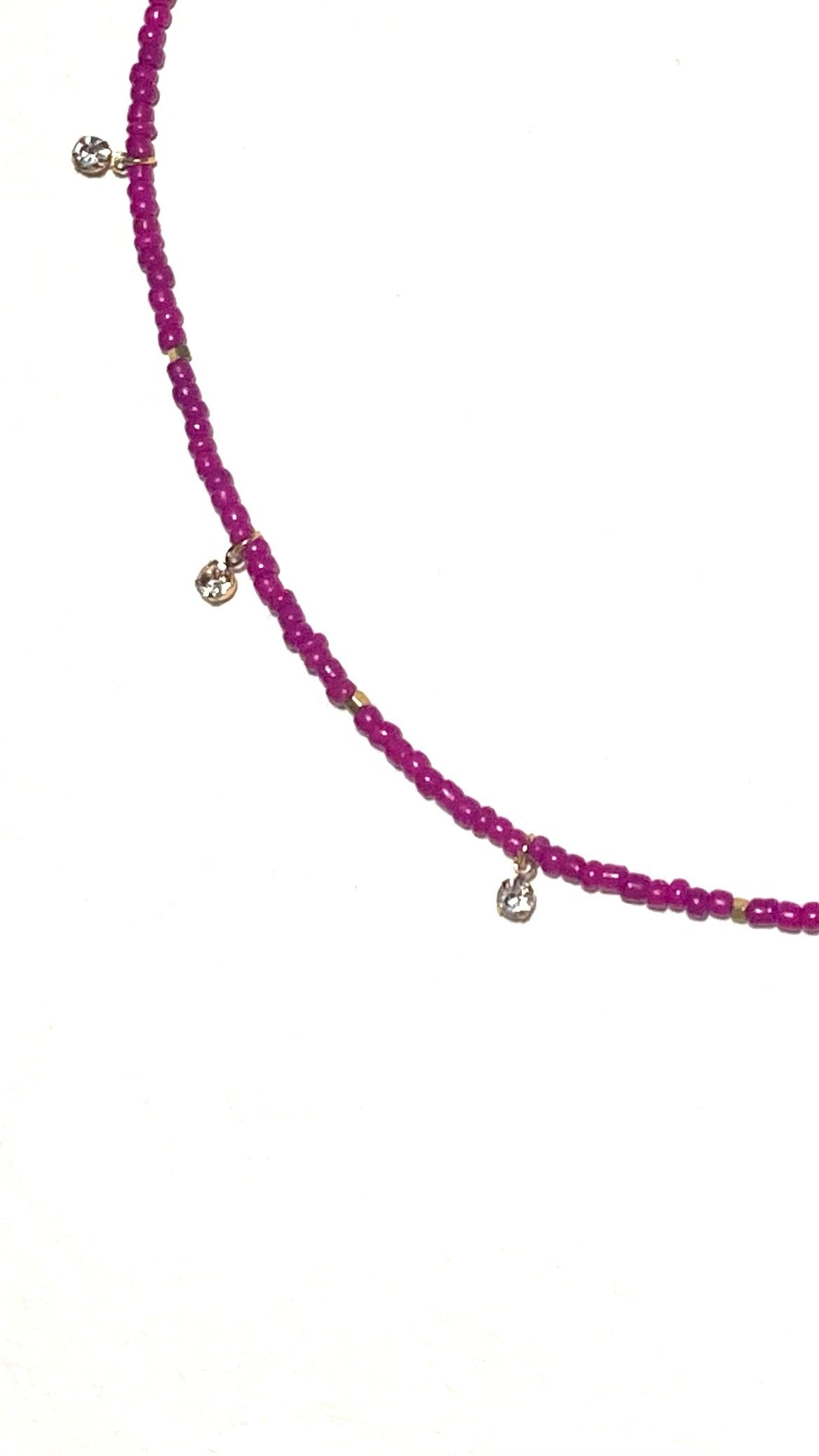 فوشيا، سلسال يومي فوشي، بتصميم أنثوي جذاب