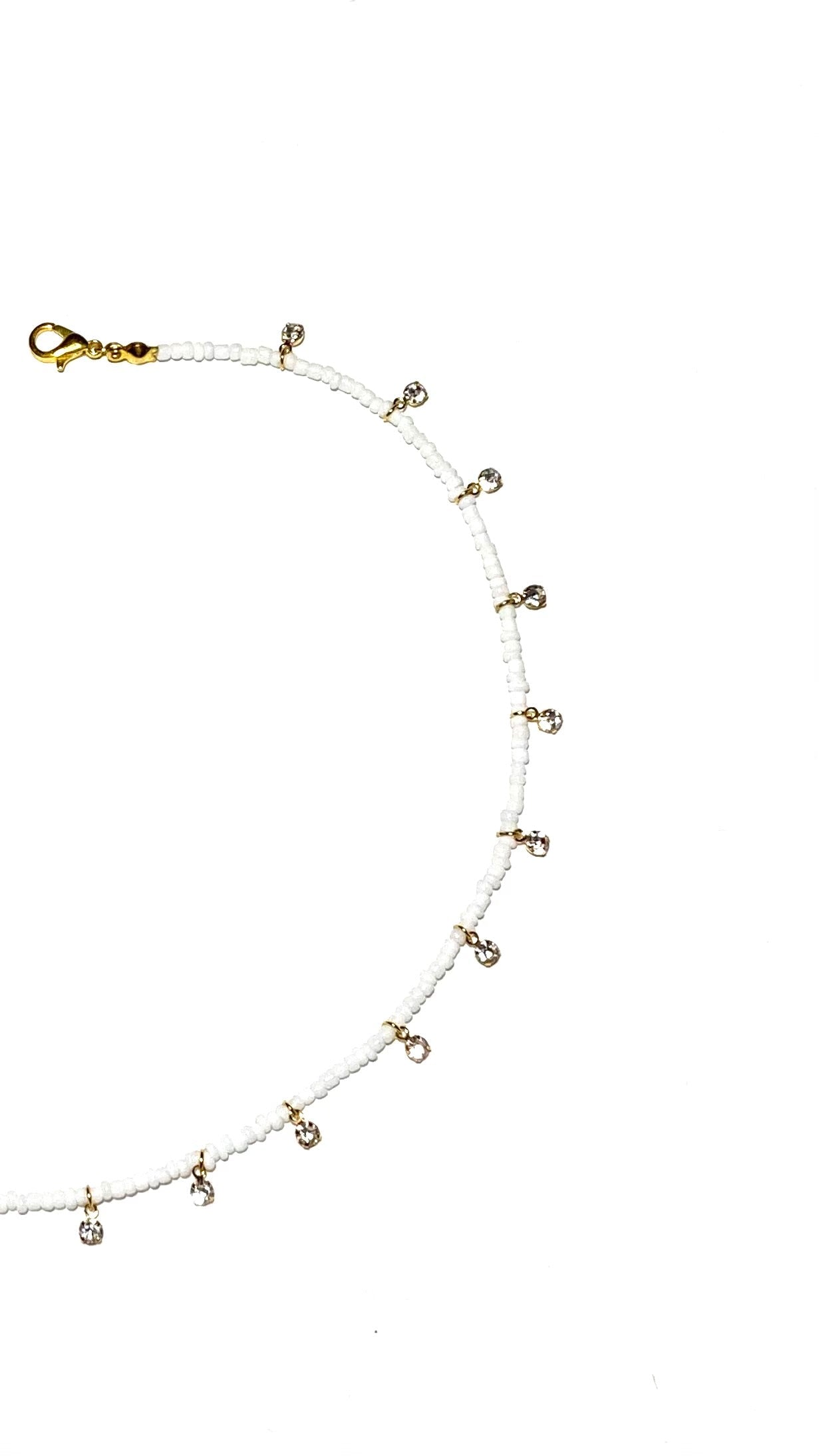 ألبينا، سلسال ناعم أبيض، بساطة راقية تُميزك